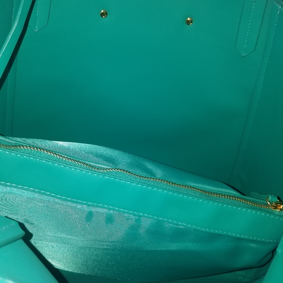 Bags - Picture 3 of 6